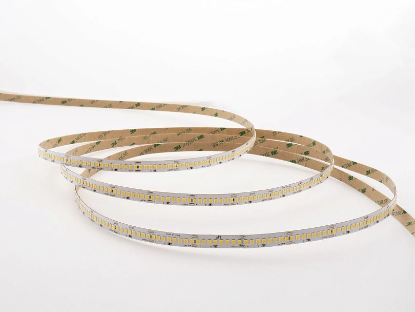 Светодиодная лента (lp) 2835 PRO 140 нейтральная (22W / 24V / 4000K / 240д/м / 2860 лм/м/ 10 мм) рез. 35 мм CRI > 80